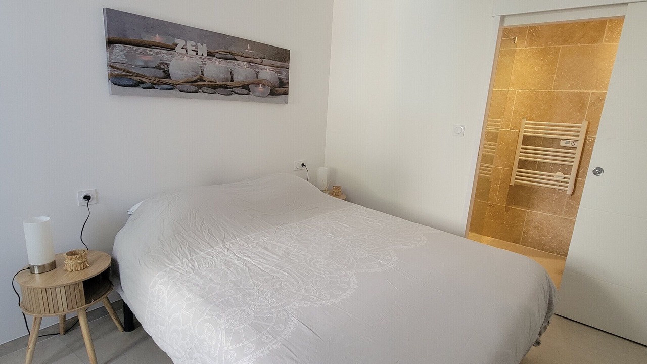 Photo of Bedroom in Sainte-Cecile-les-Vignes