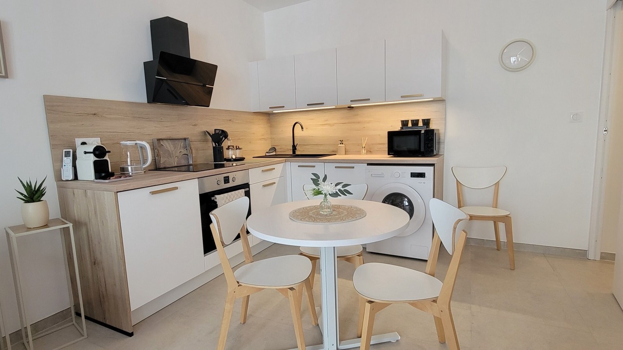 Photo of Kitchen in Sainte-Cecile-les-Vignes