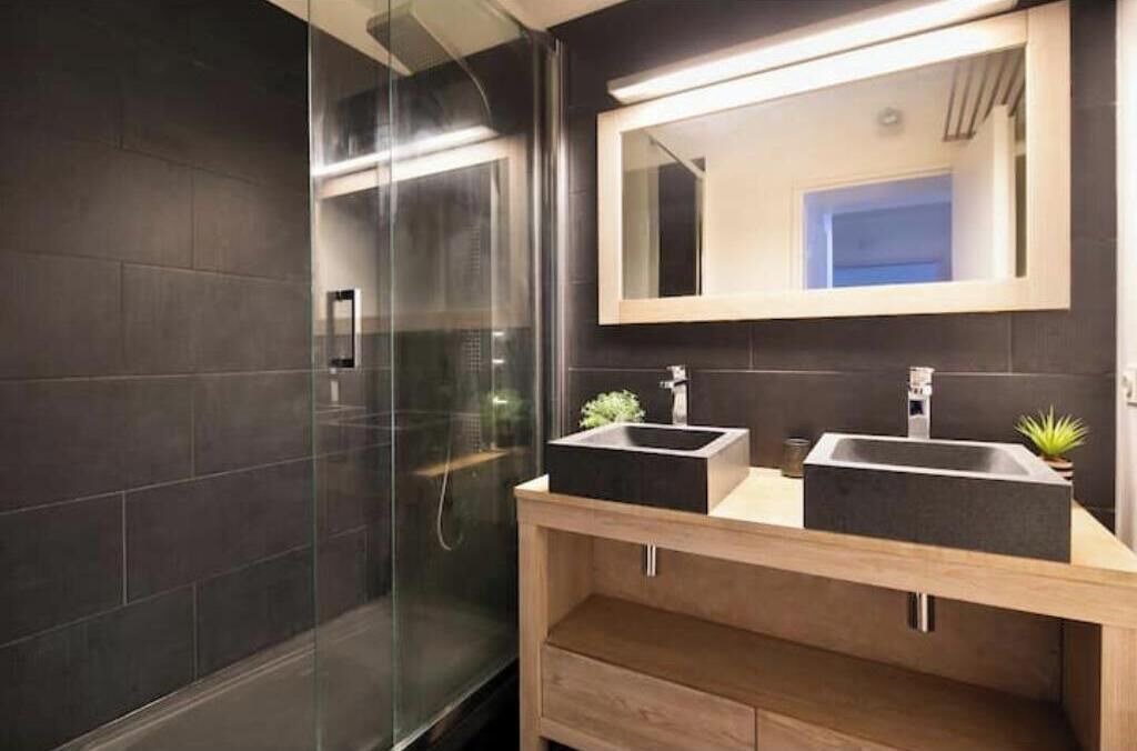 Photo of Bathroom in Quartier de la Roquette