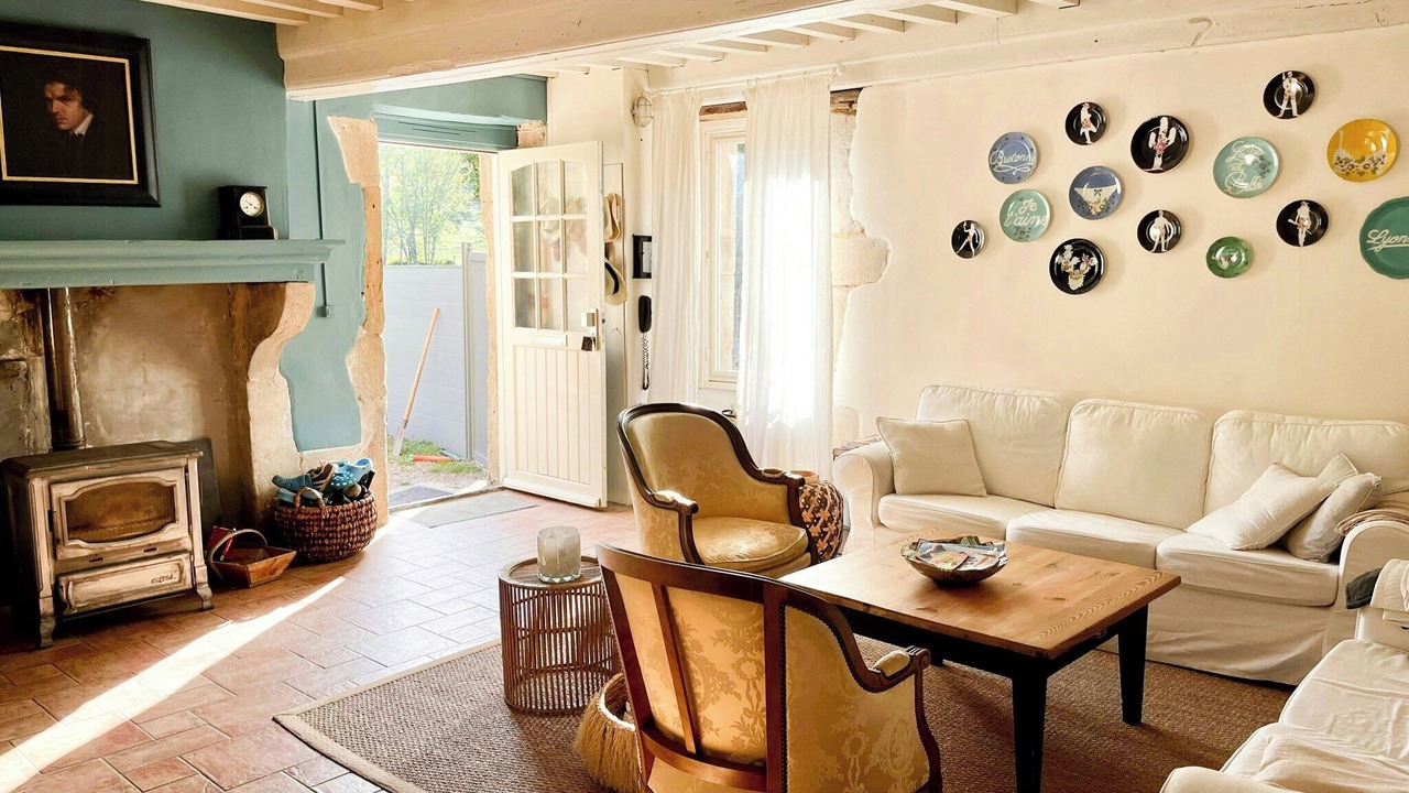 Photo of Livingroom in Lucenay-l'Eveque