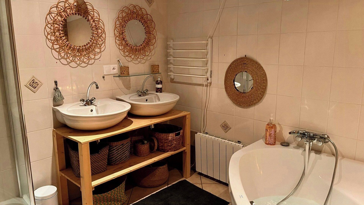 Photo of Bathroom in Lucenay-l'Eveque