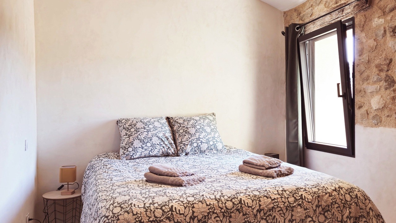 Photo of Bedroom in Entrechaux
