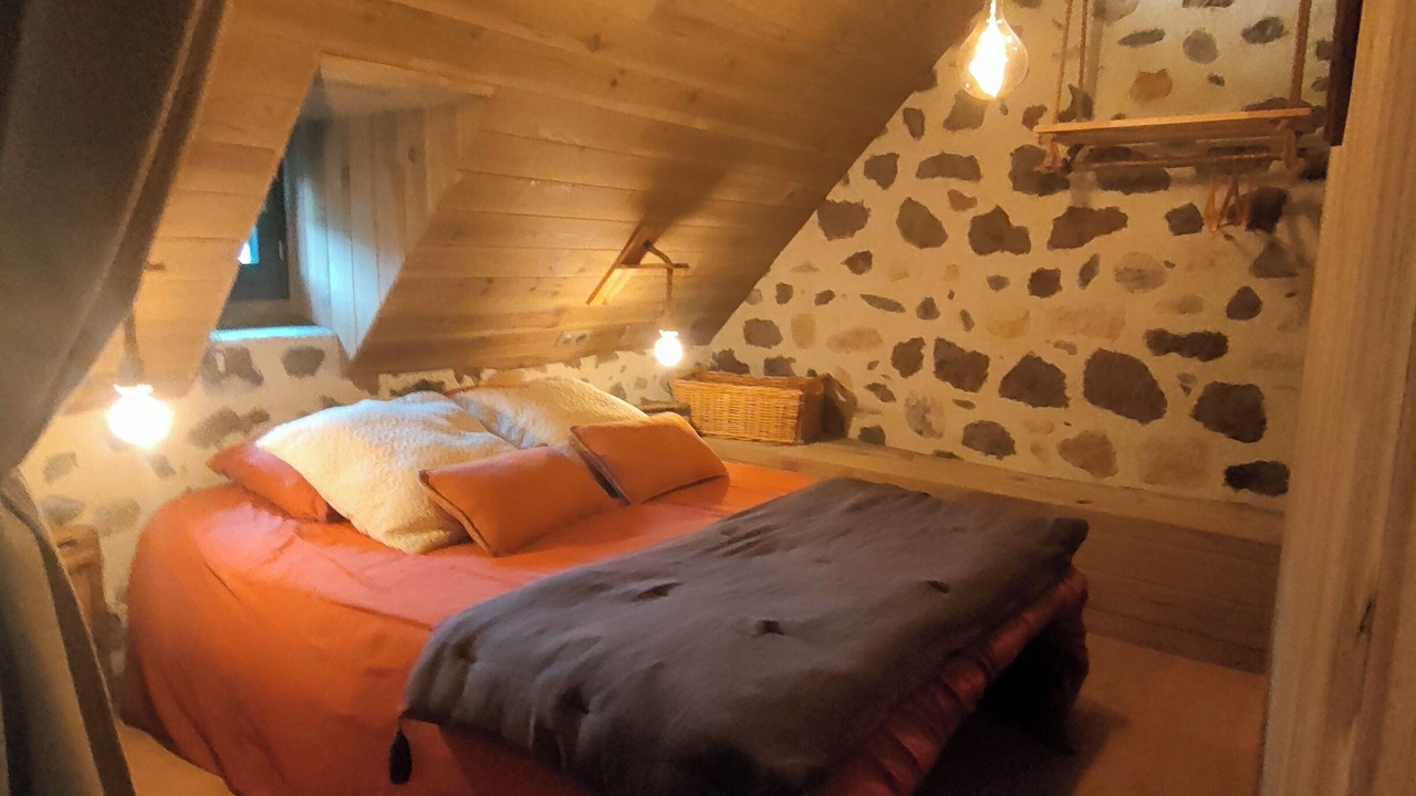 Photo of Bedroom in Thiezac