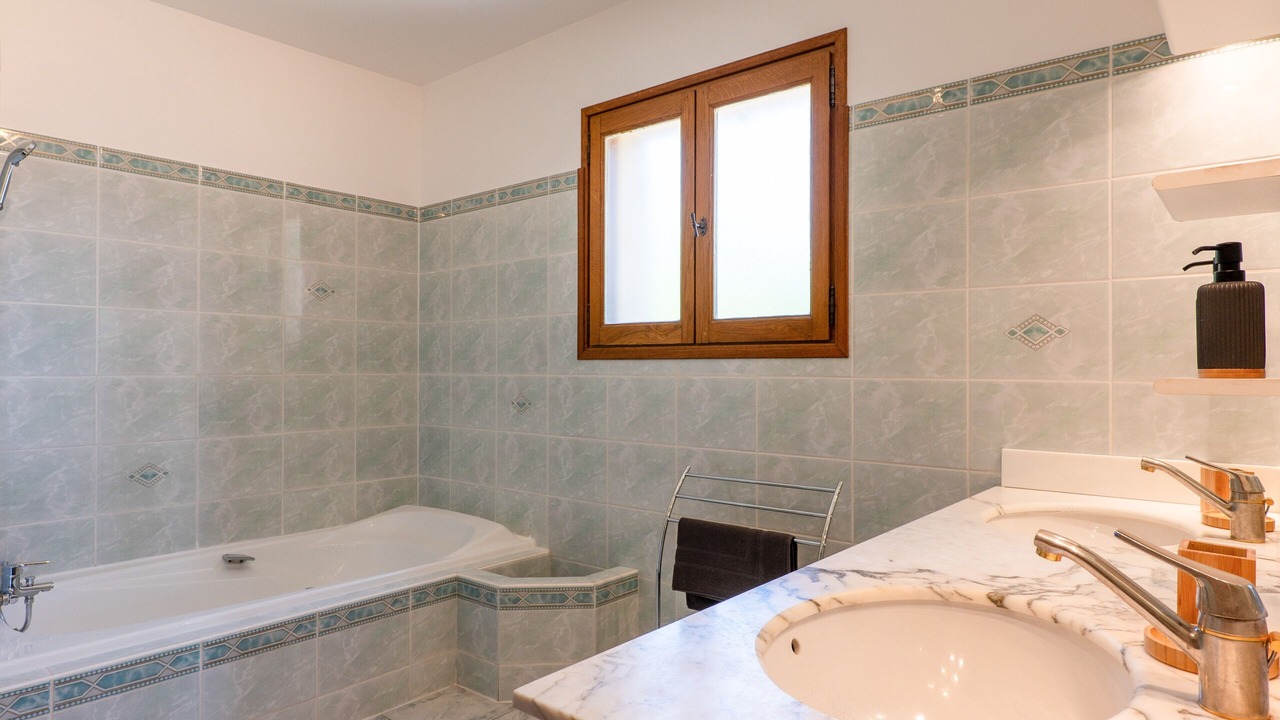 Photo of Bathroom in Labegude