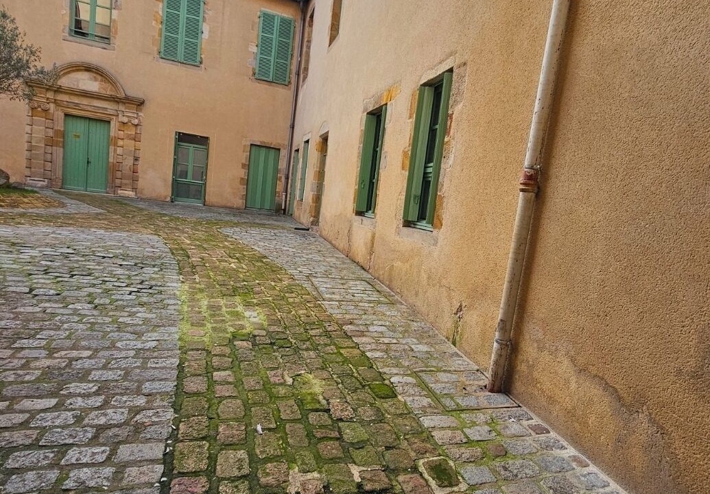 Photo of Outdoor in Montlucon