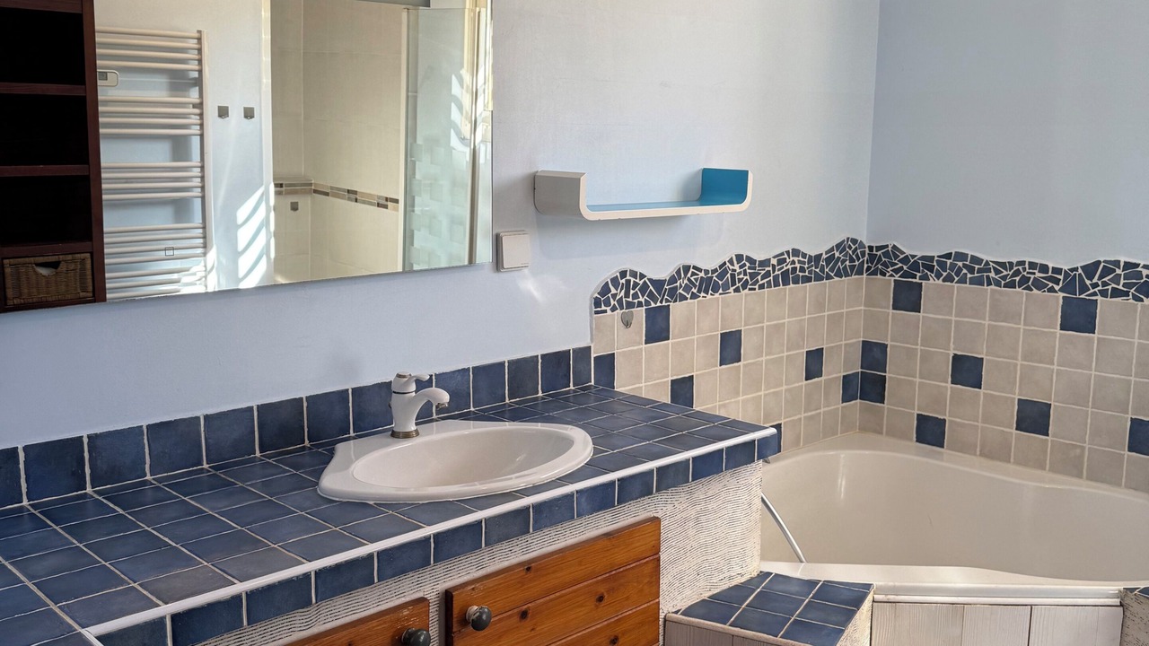 Photo of Bathroom in Saint-Marcel-d'Aredeche