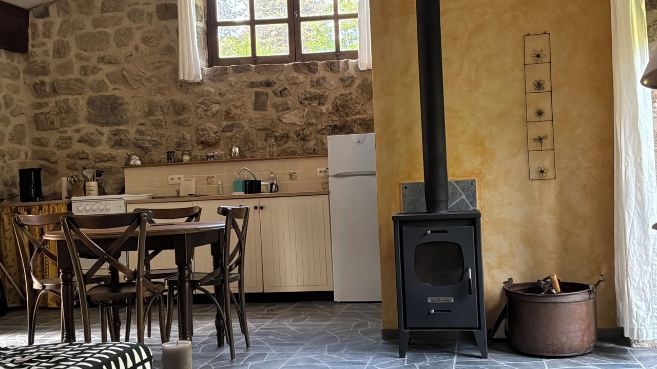 Photo of Livingroom in Saint-Julien-Labrousse
