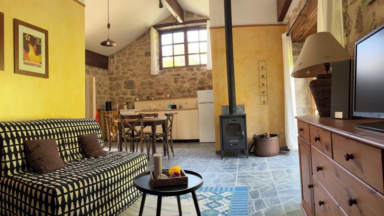 Photo of Livingroom in Saint-Julien-Labrousse