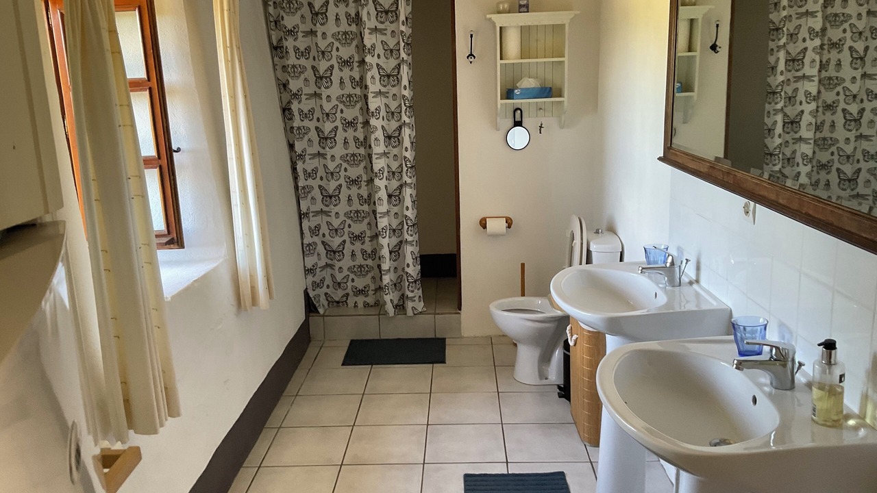 Photo of Bathroom in Saint-Julien-Labrousse