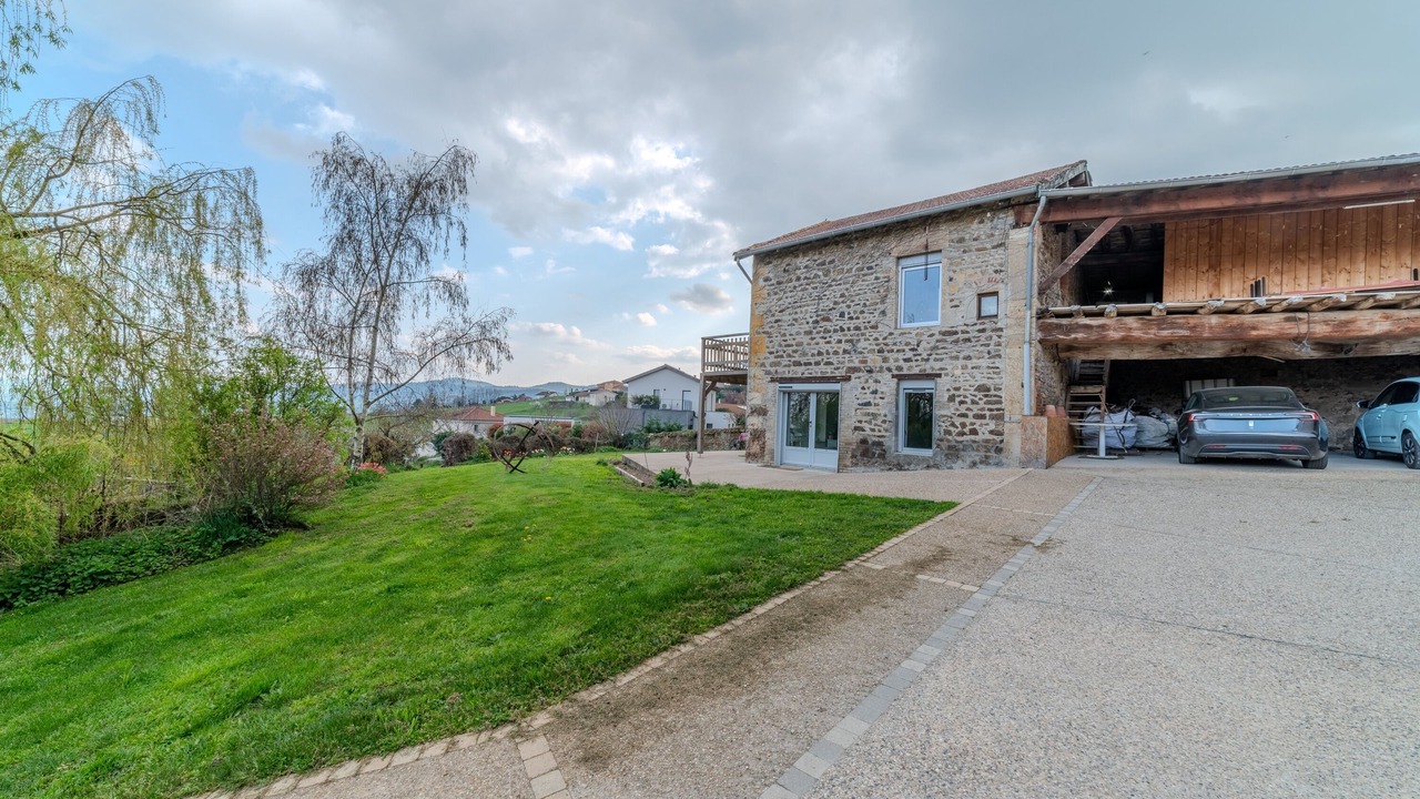 Photo of Outdoor in Saint Loup