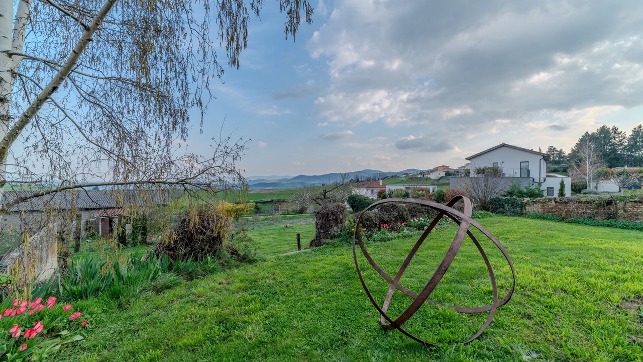 Photo of Outdoor in Saint Loup