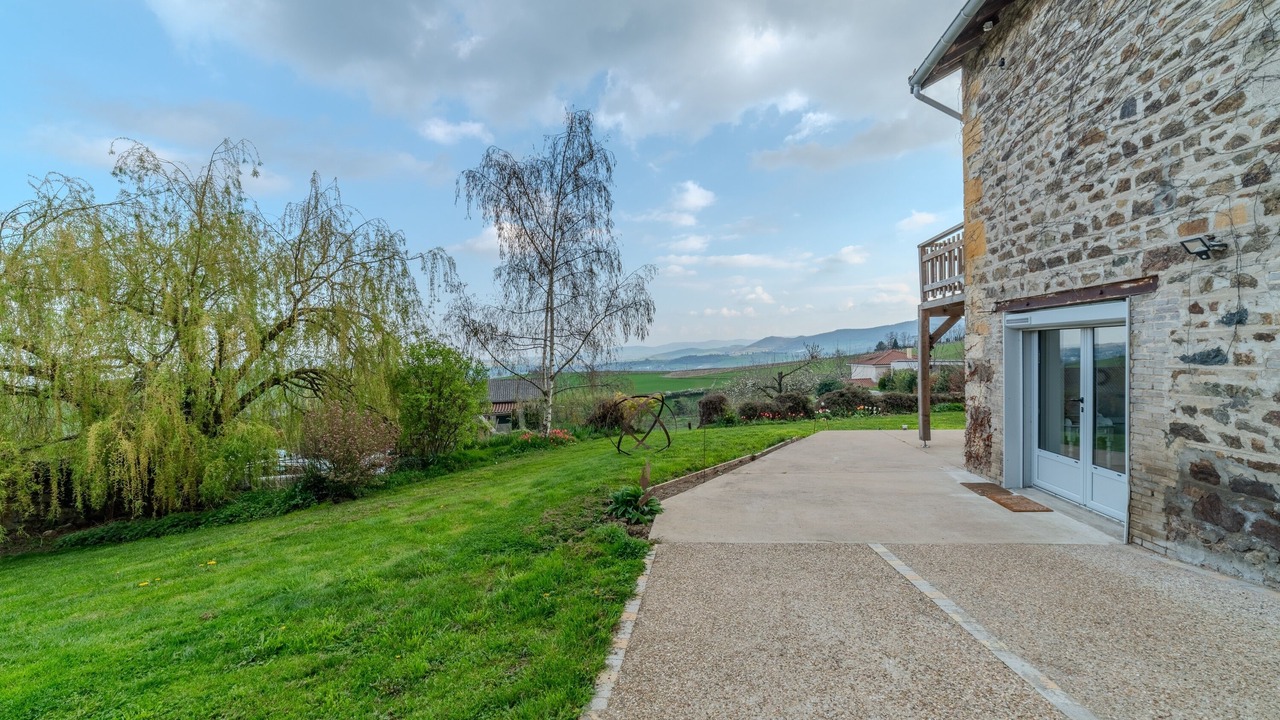 Photo of Outdoor in Saint Loup