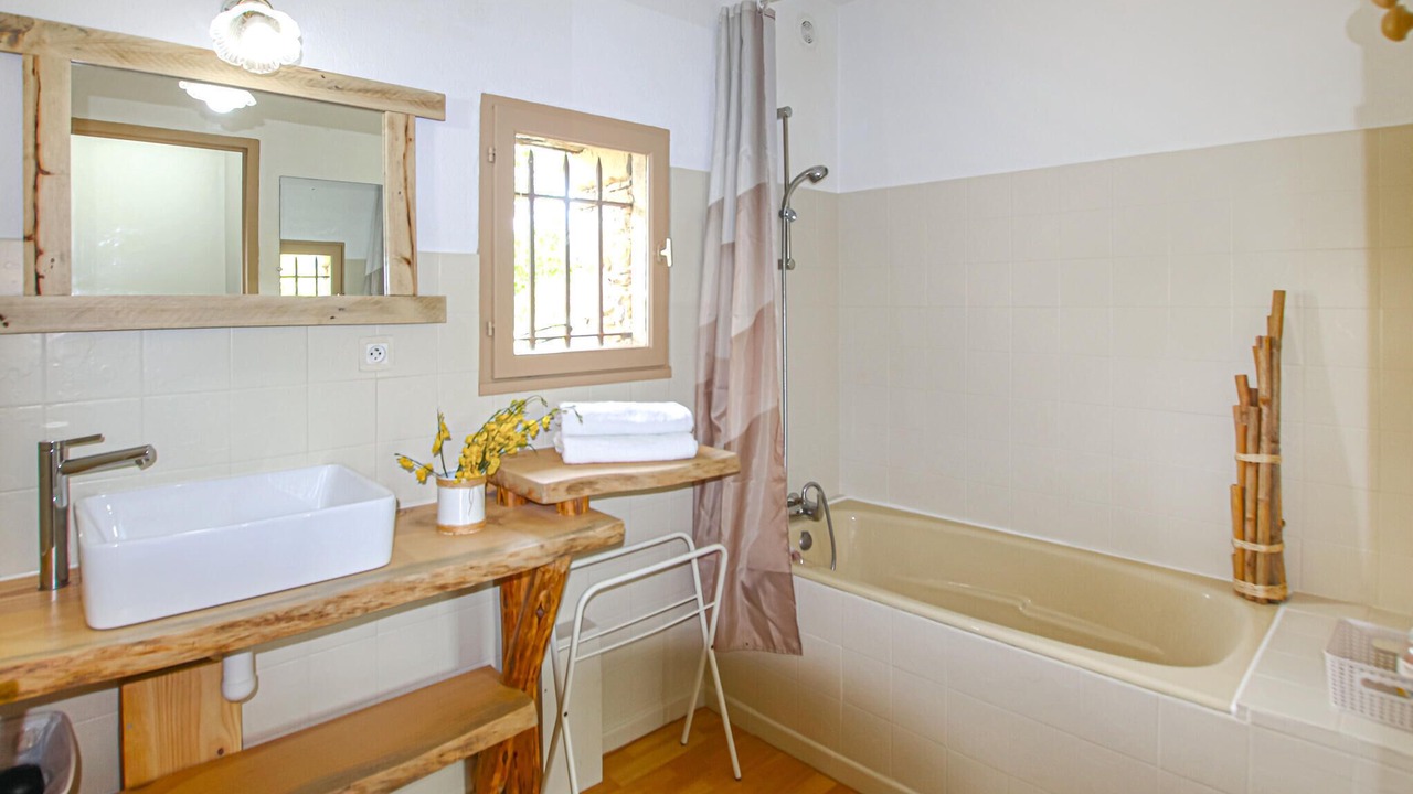 Photo of Bathroom in La Motte-Chalancon