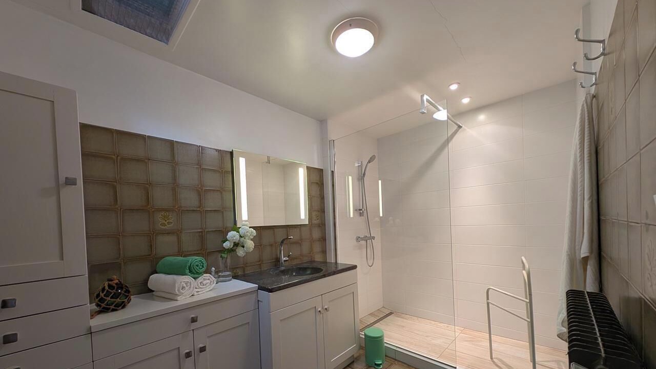 Photo of Bathroom in Regnie-Durette