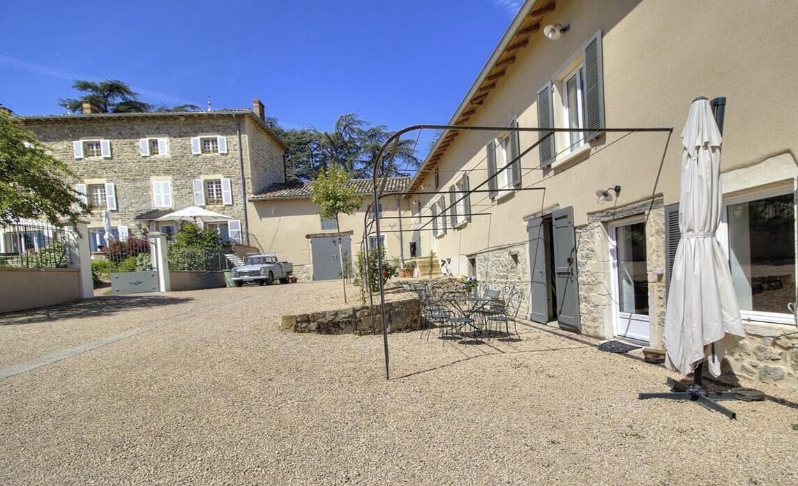 Photo of Patio Balcony in Villie-Morgon