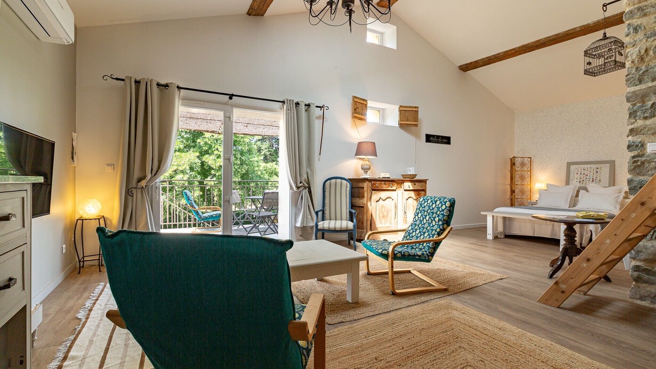 Photo of Livingroom in Charols