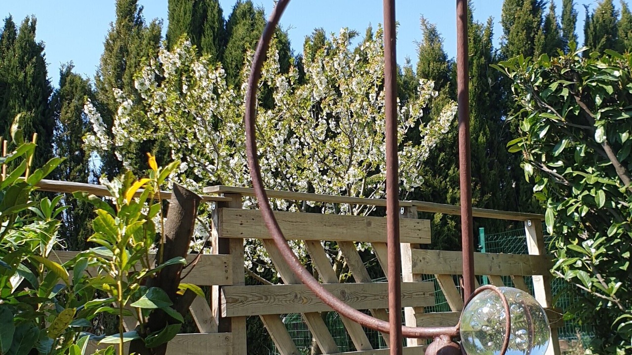 Photo of Outdoor in Charols