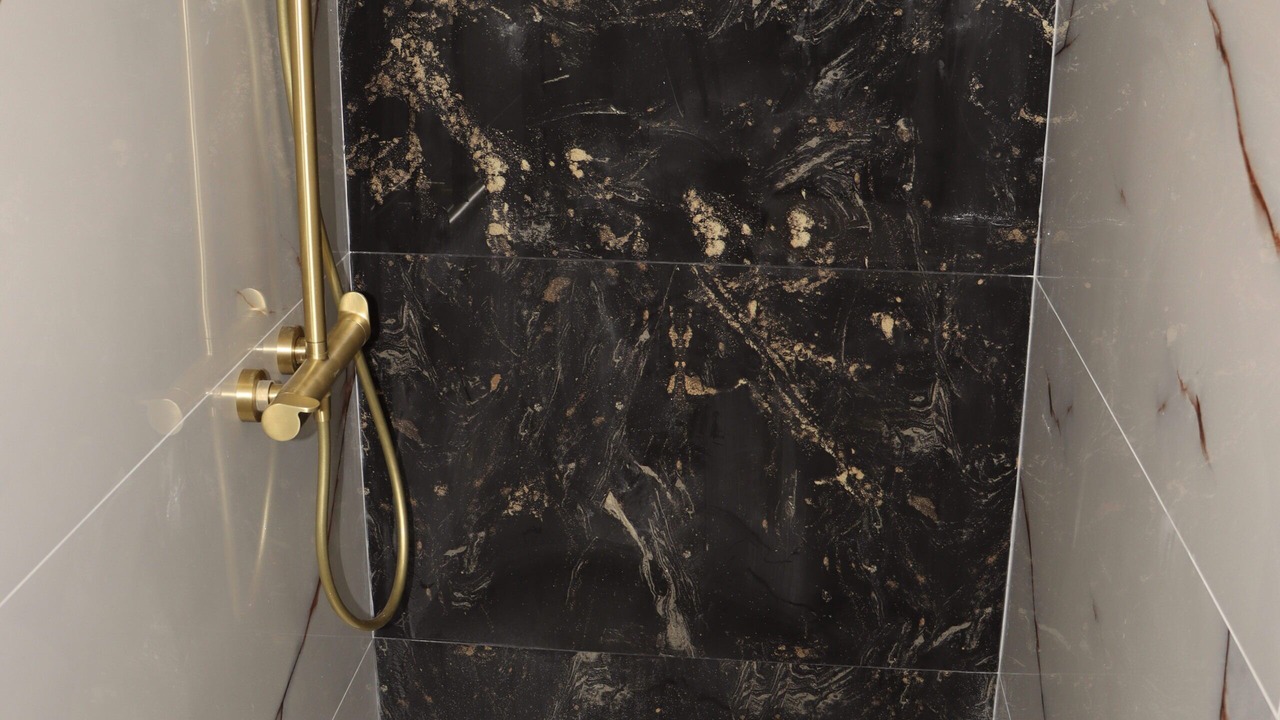 Photo of Bathroom in Villeneuve-le-Roi