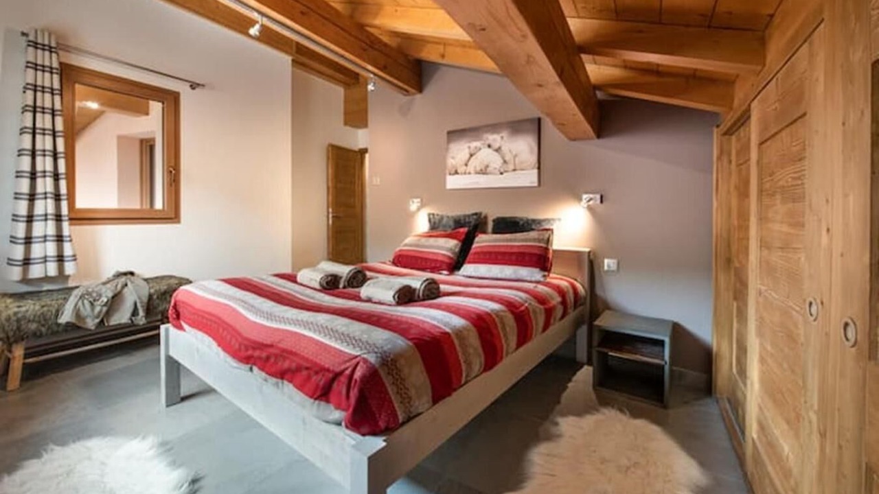 Photo of Bedroom in Longefoy