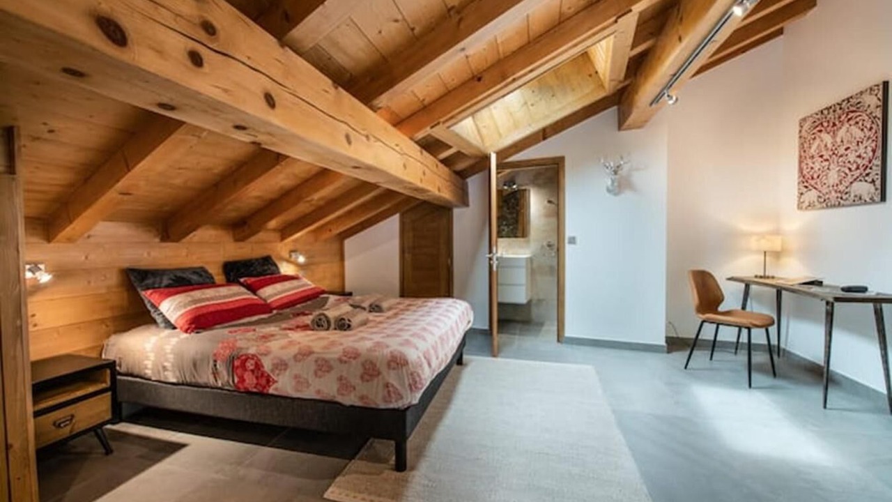 Photo of Bedroom in Longefoy