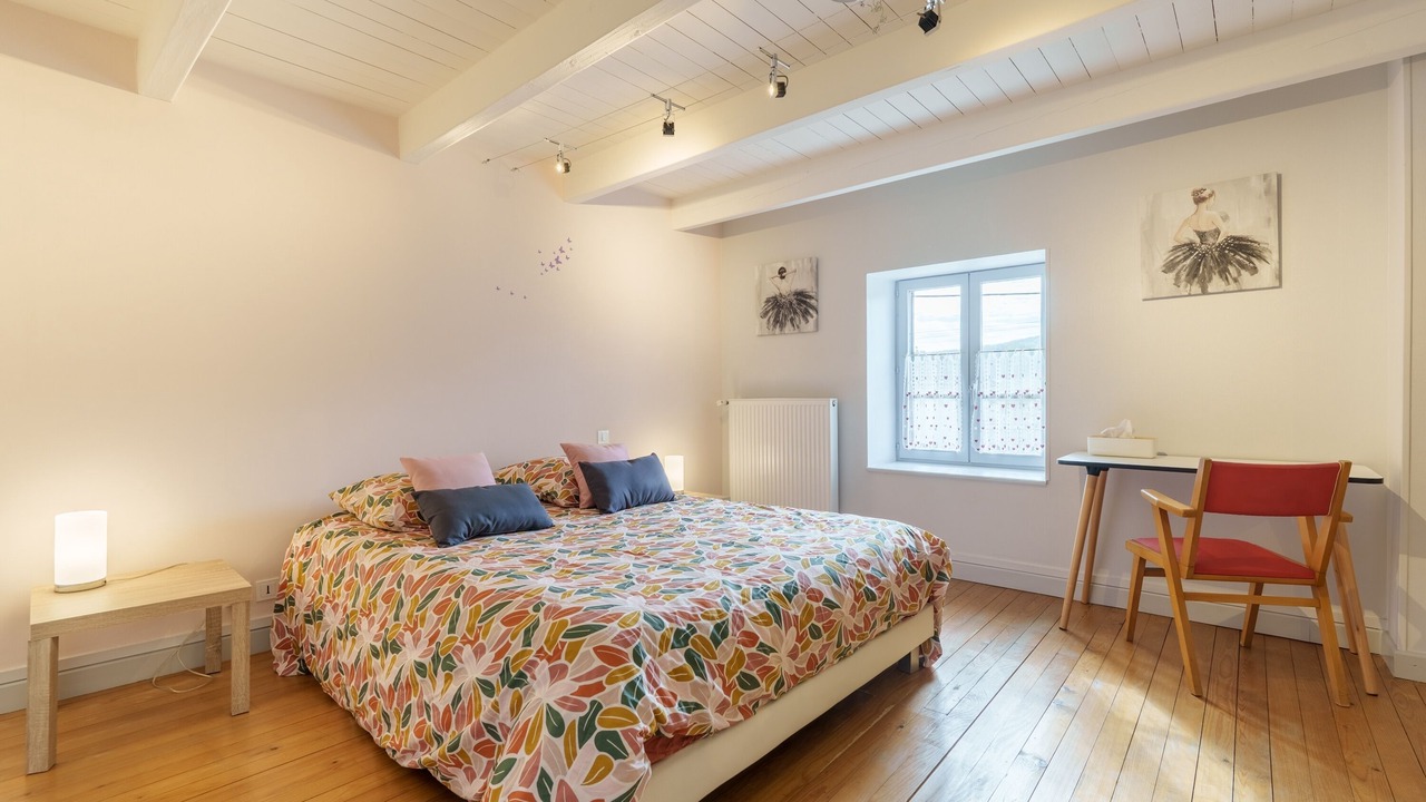 Photo of Bedroom in Bougey