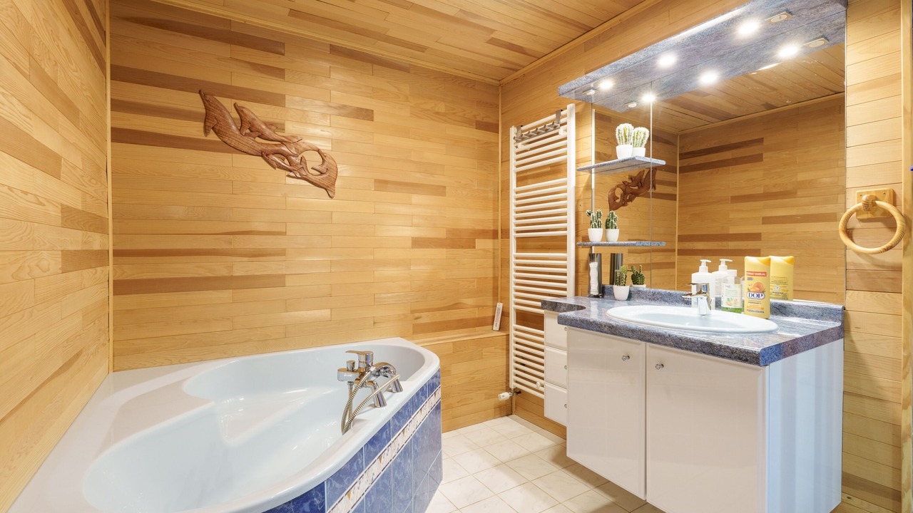 Photo of Bathroom in Bougey