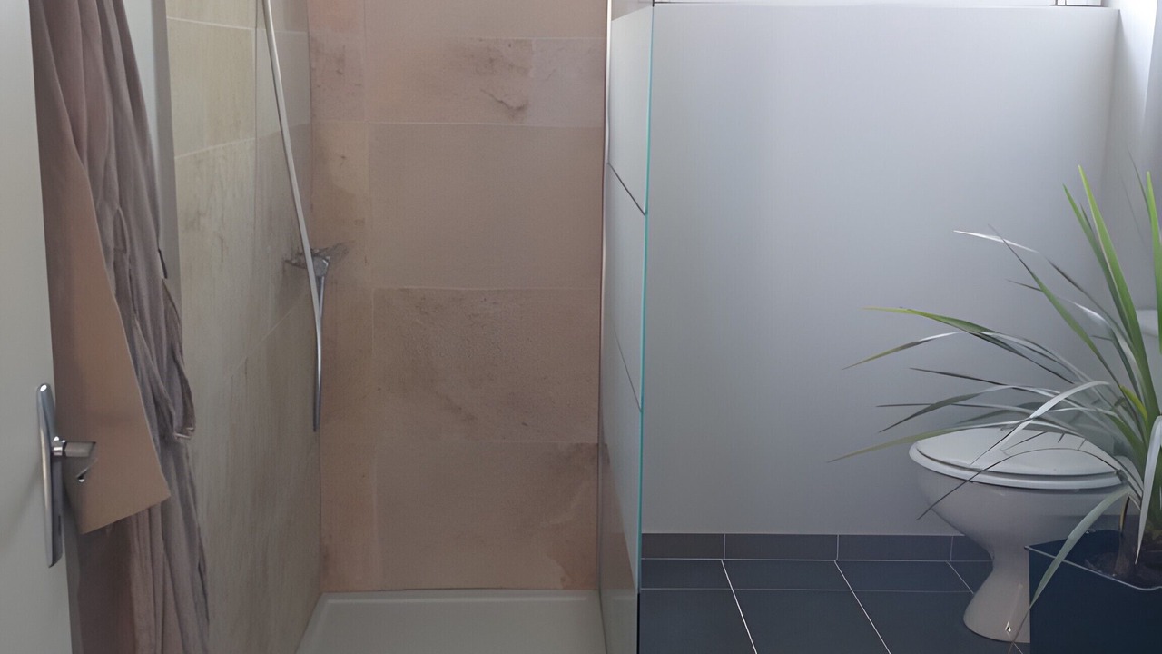 Photo of Bathroom in Saint-Paul-Trois-Chateaux