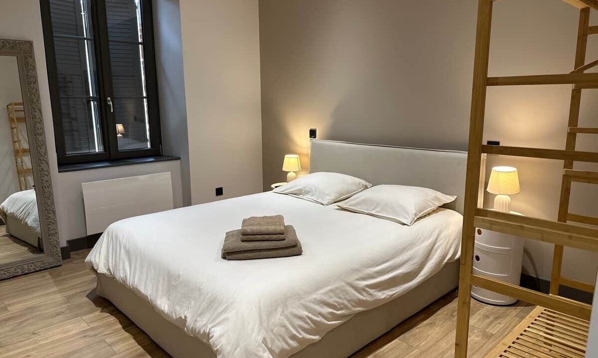 Photo of Bedroom in Vesoul