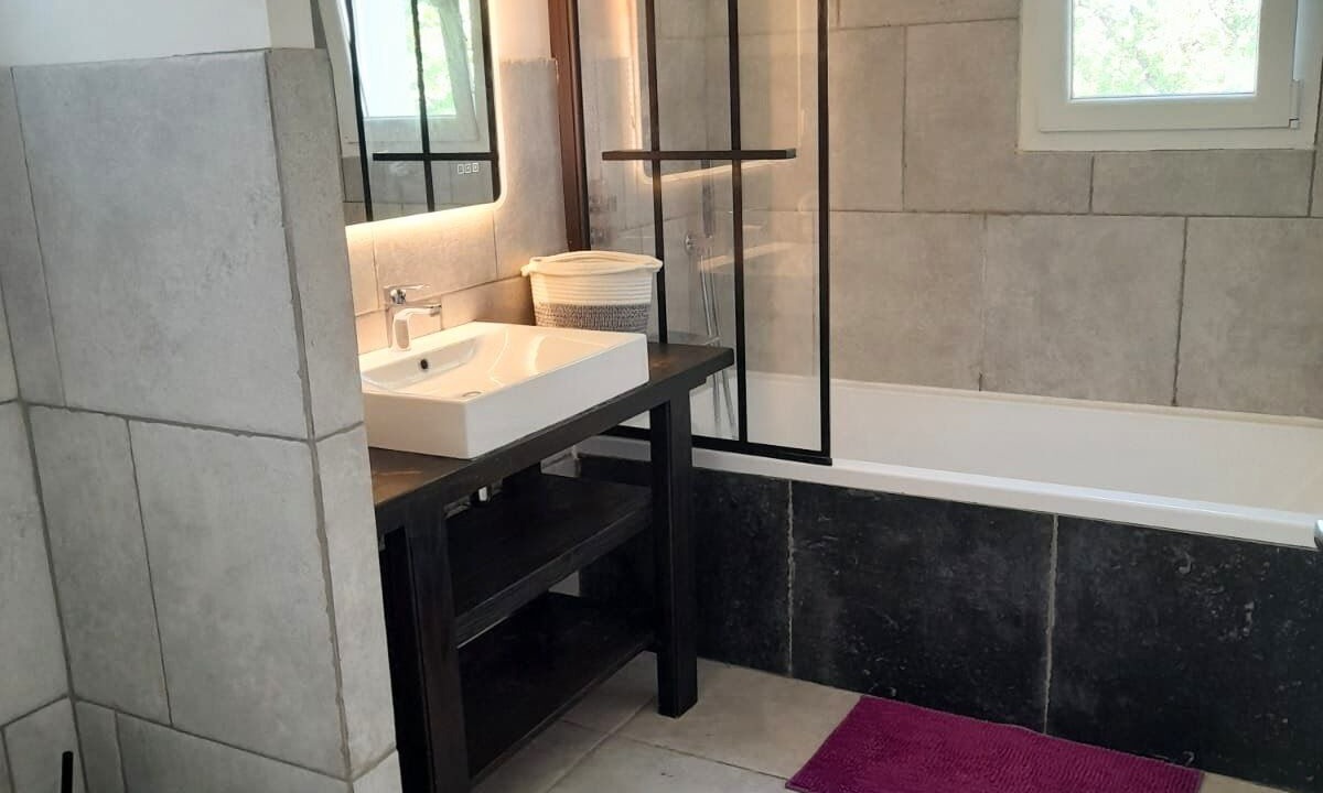 Photo of Bathroom in Lussas