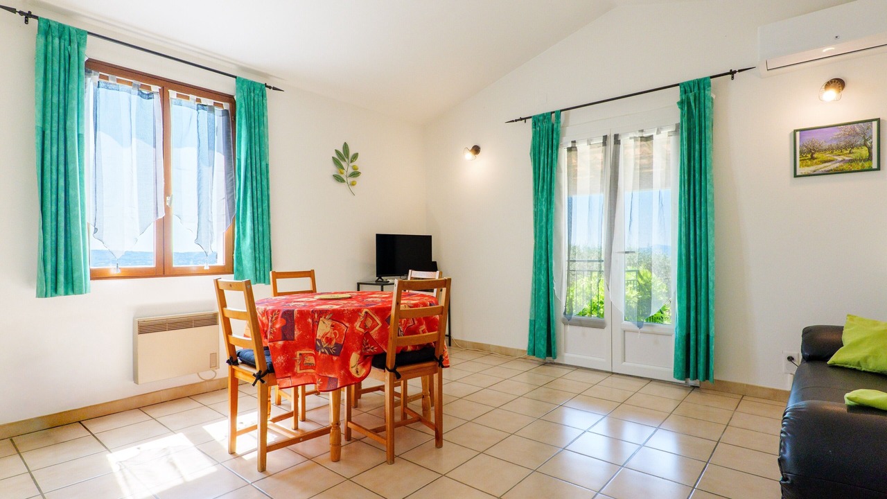 Photo of Livingroom in Bessas