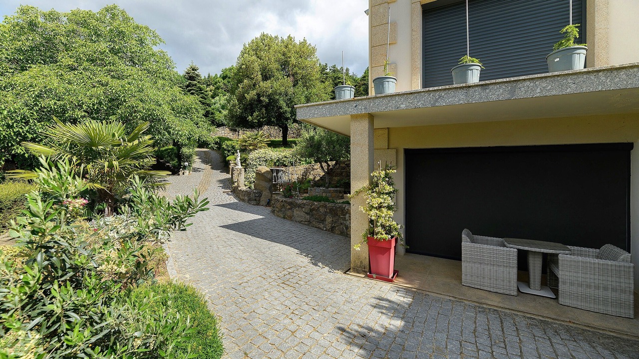Photo of Patio Balcony in Hermitage-Tournonais-Herbasse-Pays de Saint-Felicien