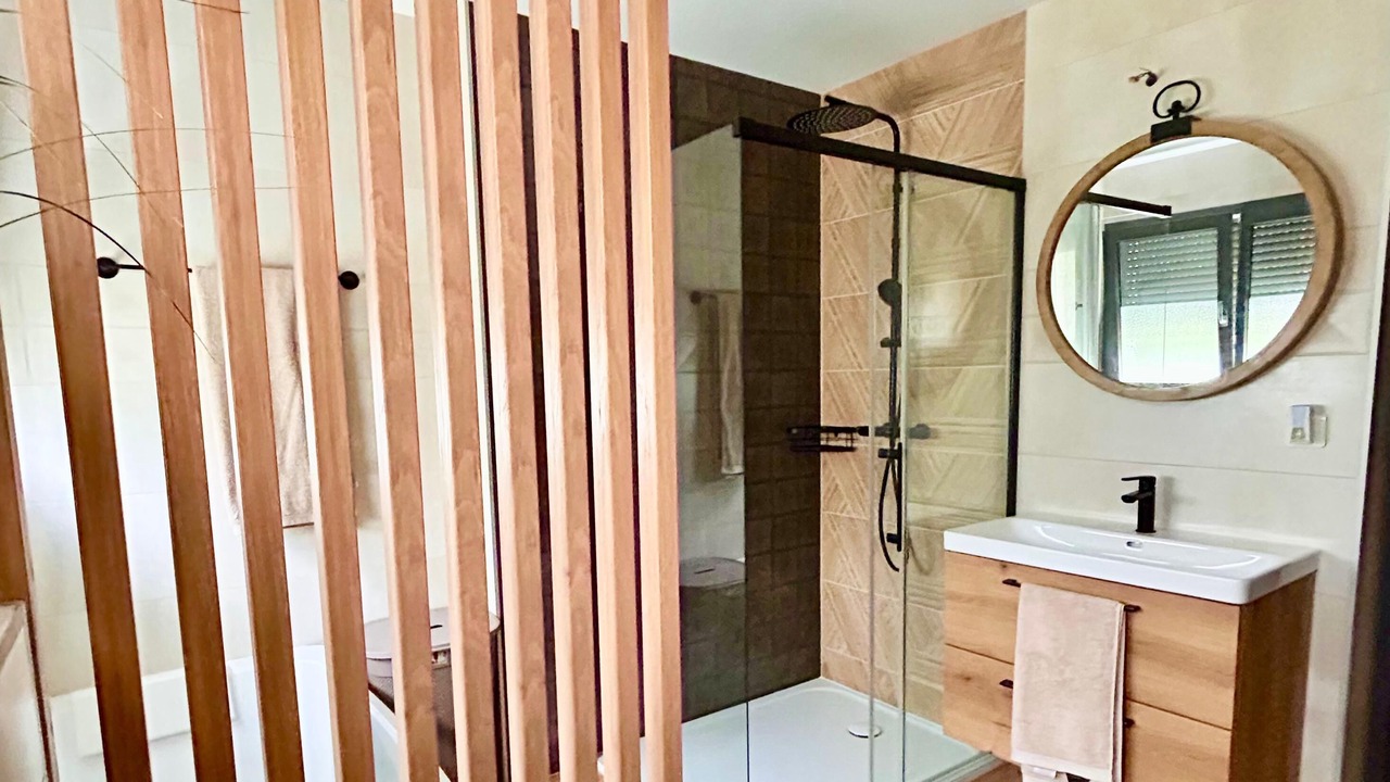 Photo of Bathroom in Malbuisson