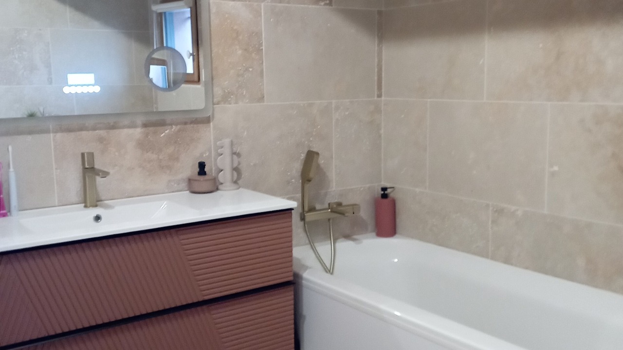 Photo of Bathroom in Saint-Paul-Trois-Chateaux