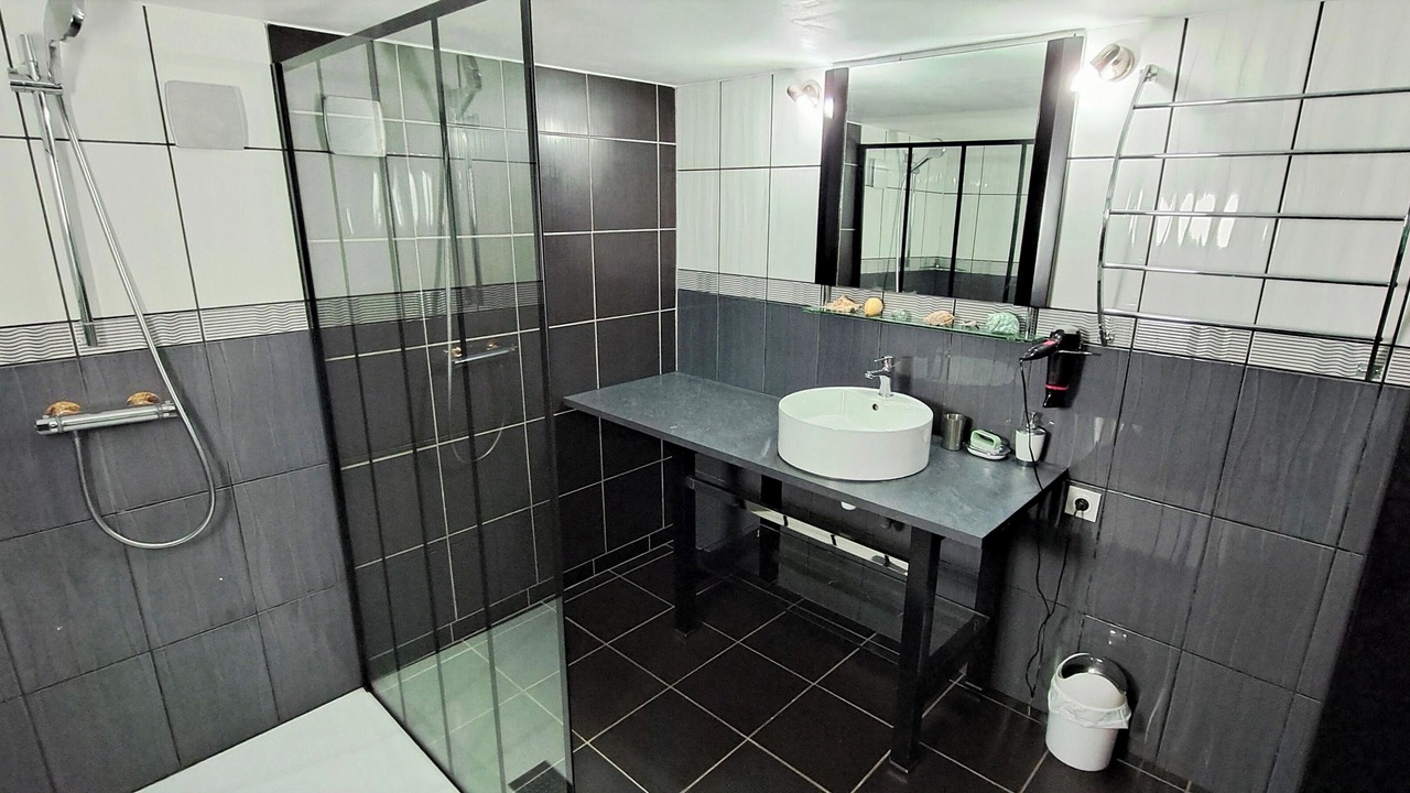 Photo of Bathroom in Travexin