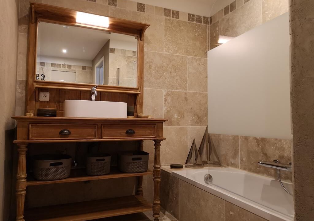 Photo of Bathroom in Methamis