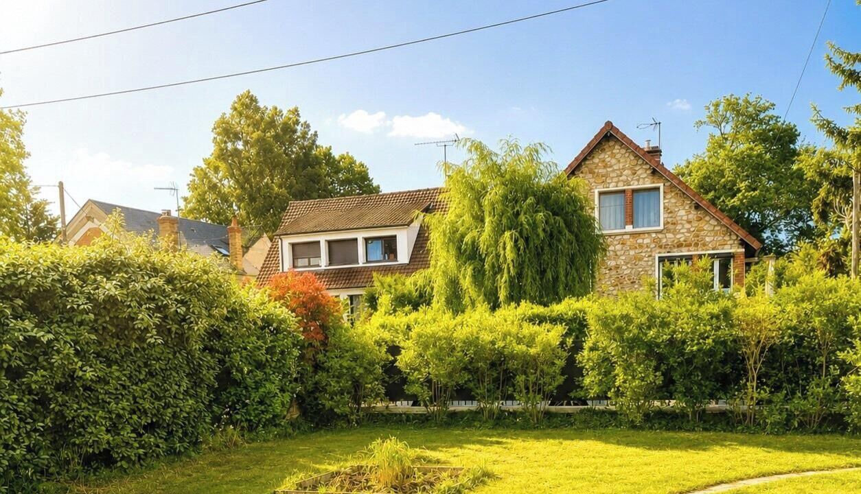 Photo of Outdoor in Sainte-Genevieve-des-Bois