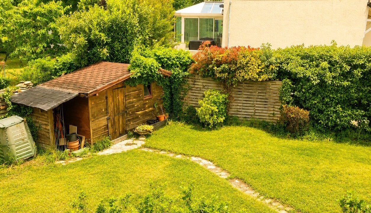 Photo of Outdoor in Sainte-Genevieve-des-Bois