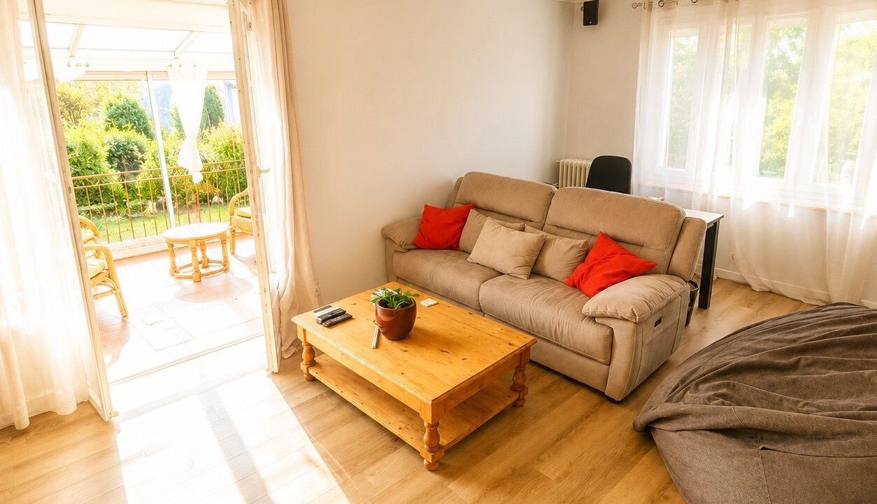 Photo of Livingroom in Sainte-Genevieve-des-Bois