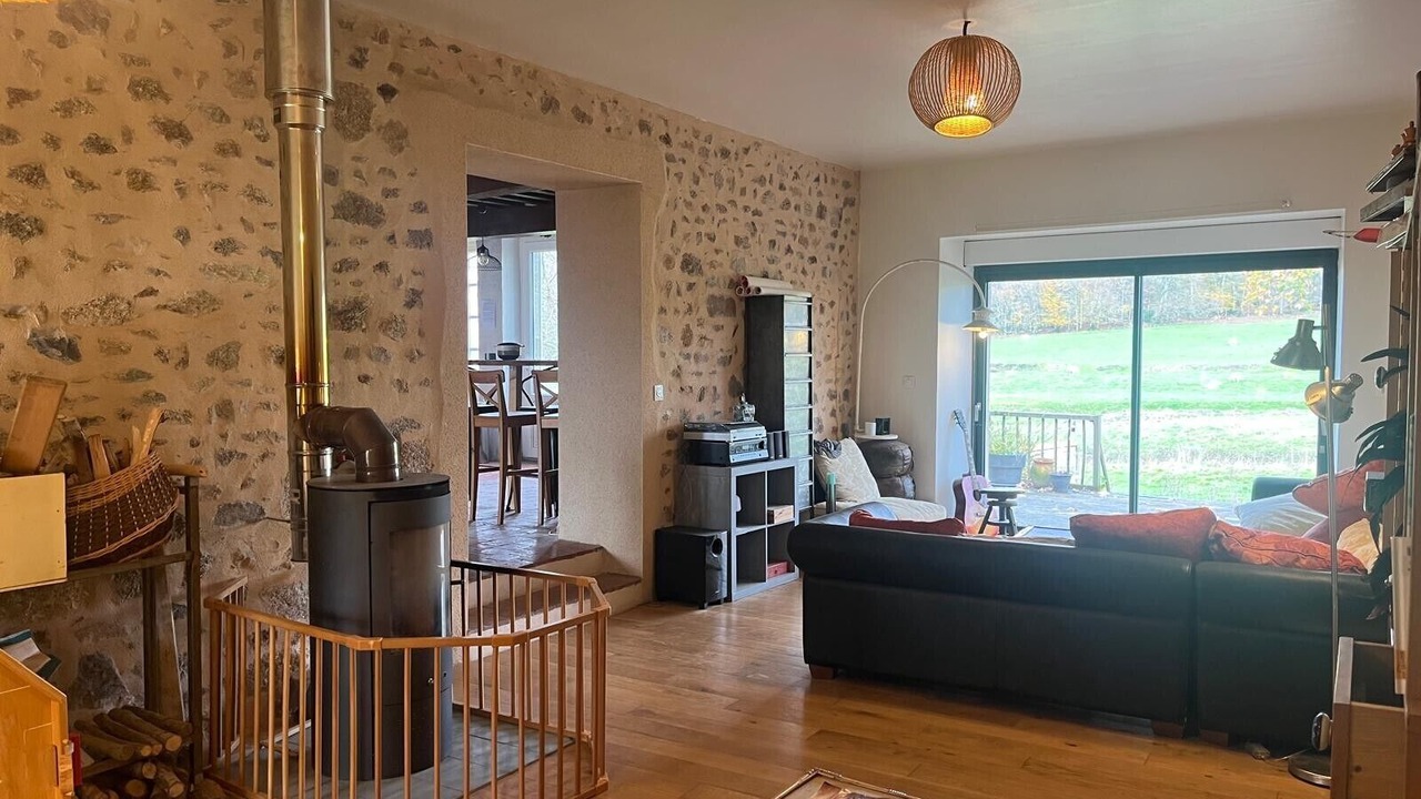 Photo of Livingroom in Saint-Martin-du-Puy