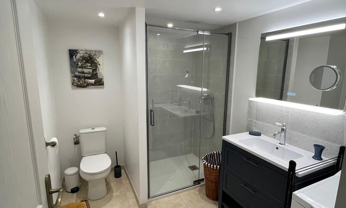 Photo of Bathroom in Treigny