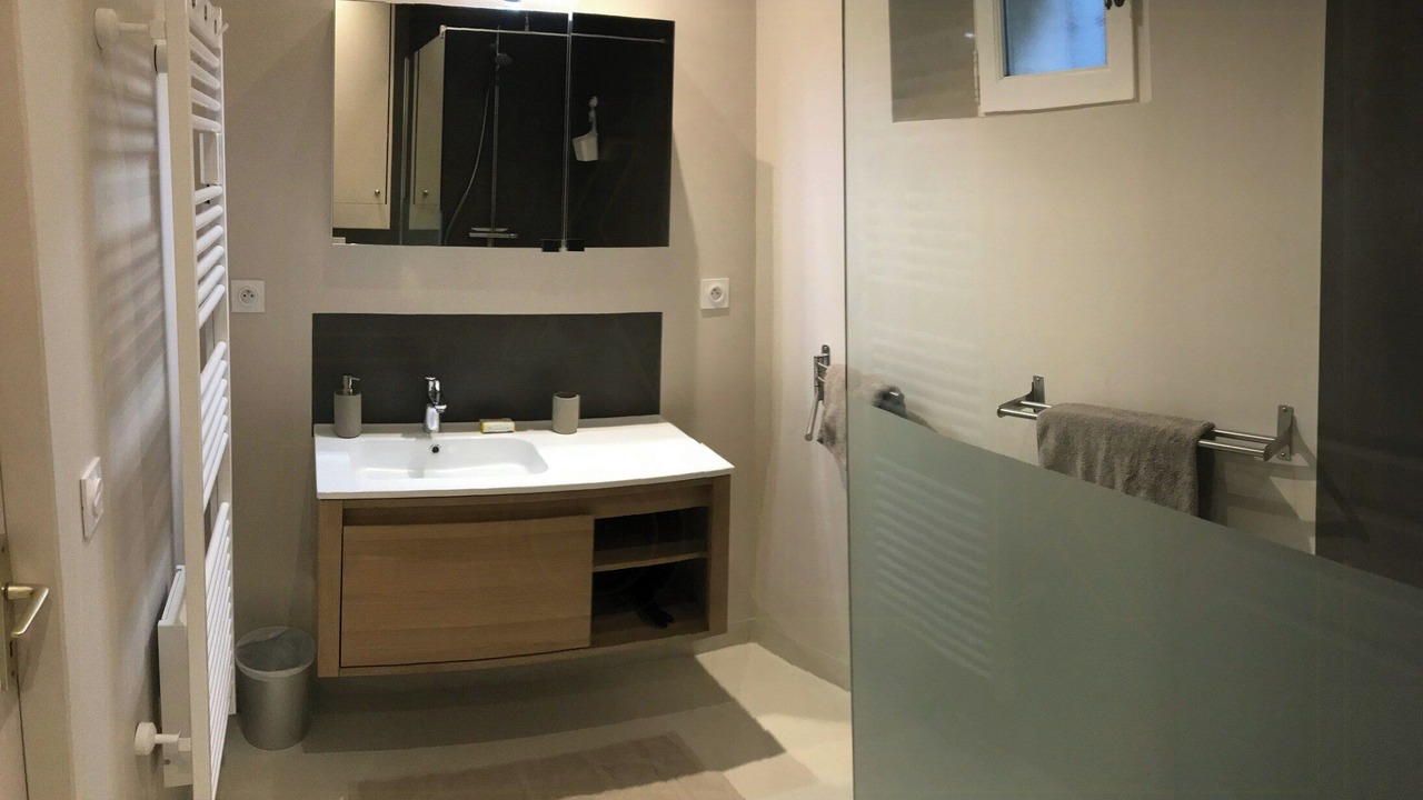 Photo of Bathroom in Crestet