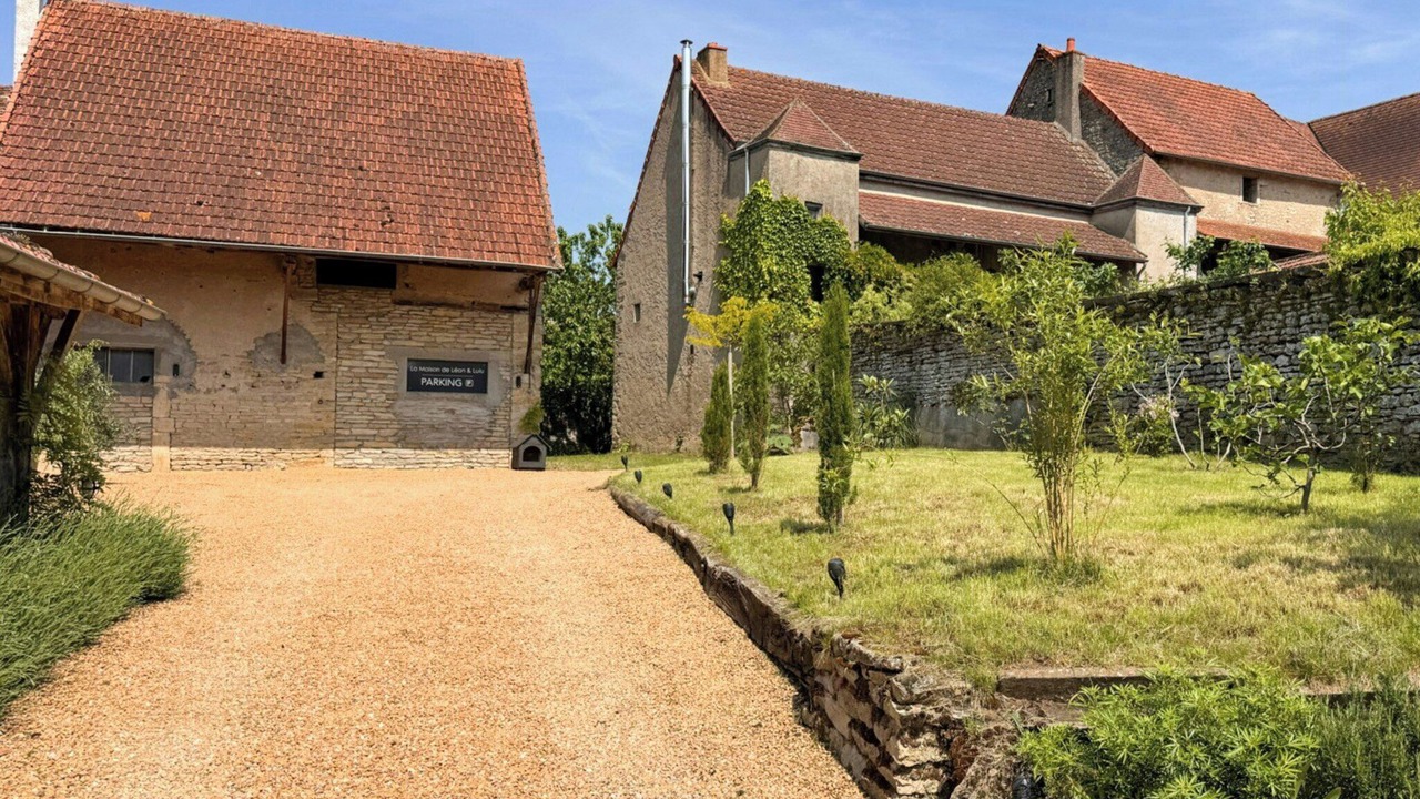 Photo of Outdoor in Fley