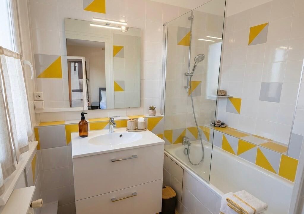 Photo of Bathroom in Charnay-les-Macon