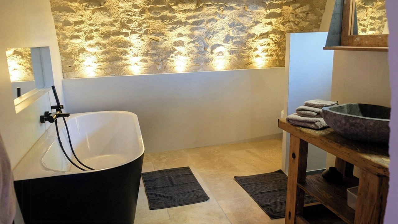 Photo of Bathroom in Crestet