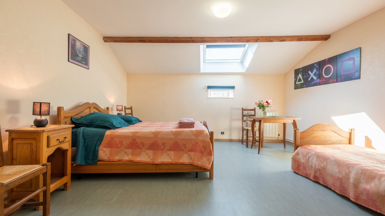 Photo of Bedroom in Isches
