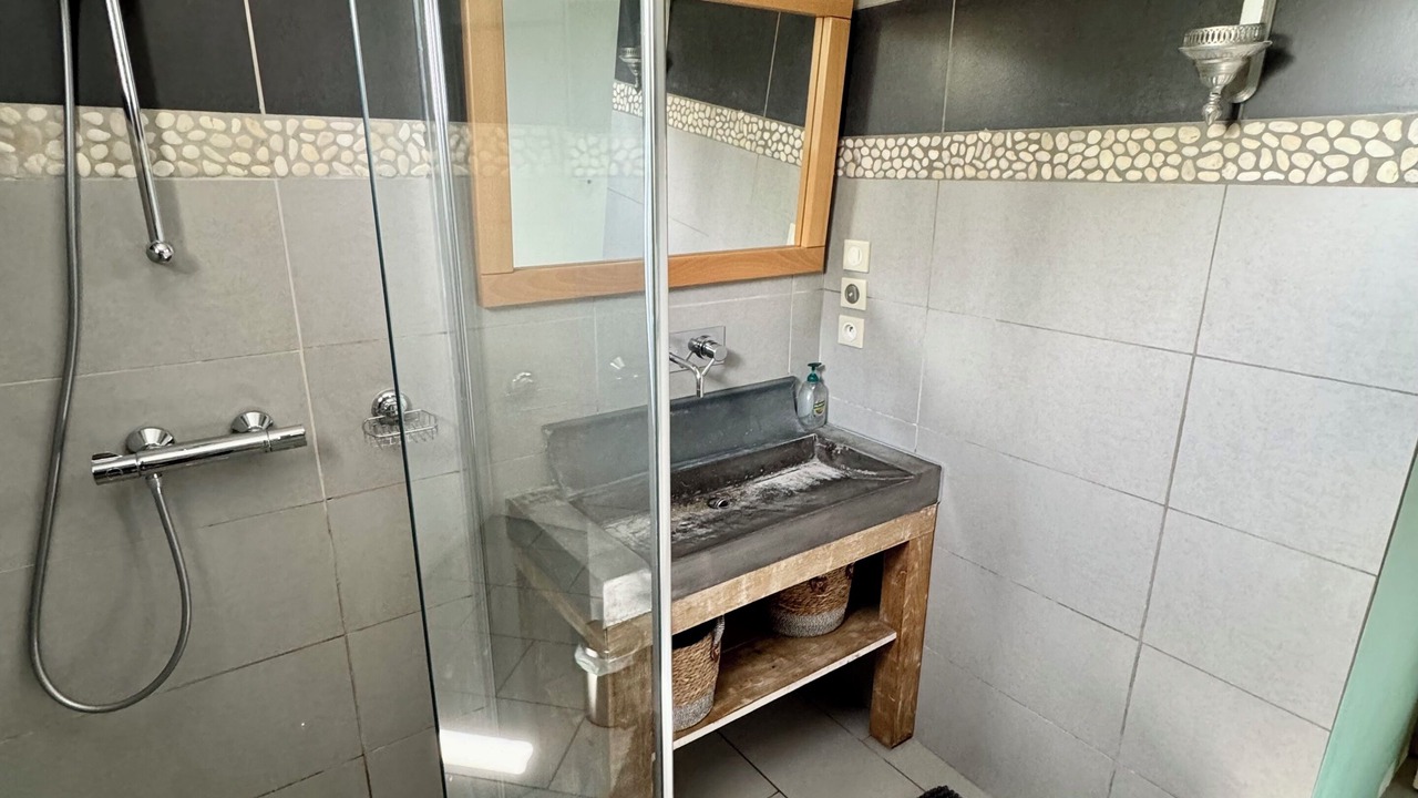 Photo of Bathroom in Chevigny-en-Valiere