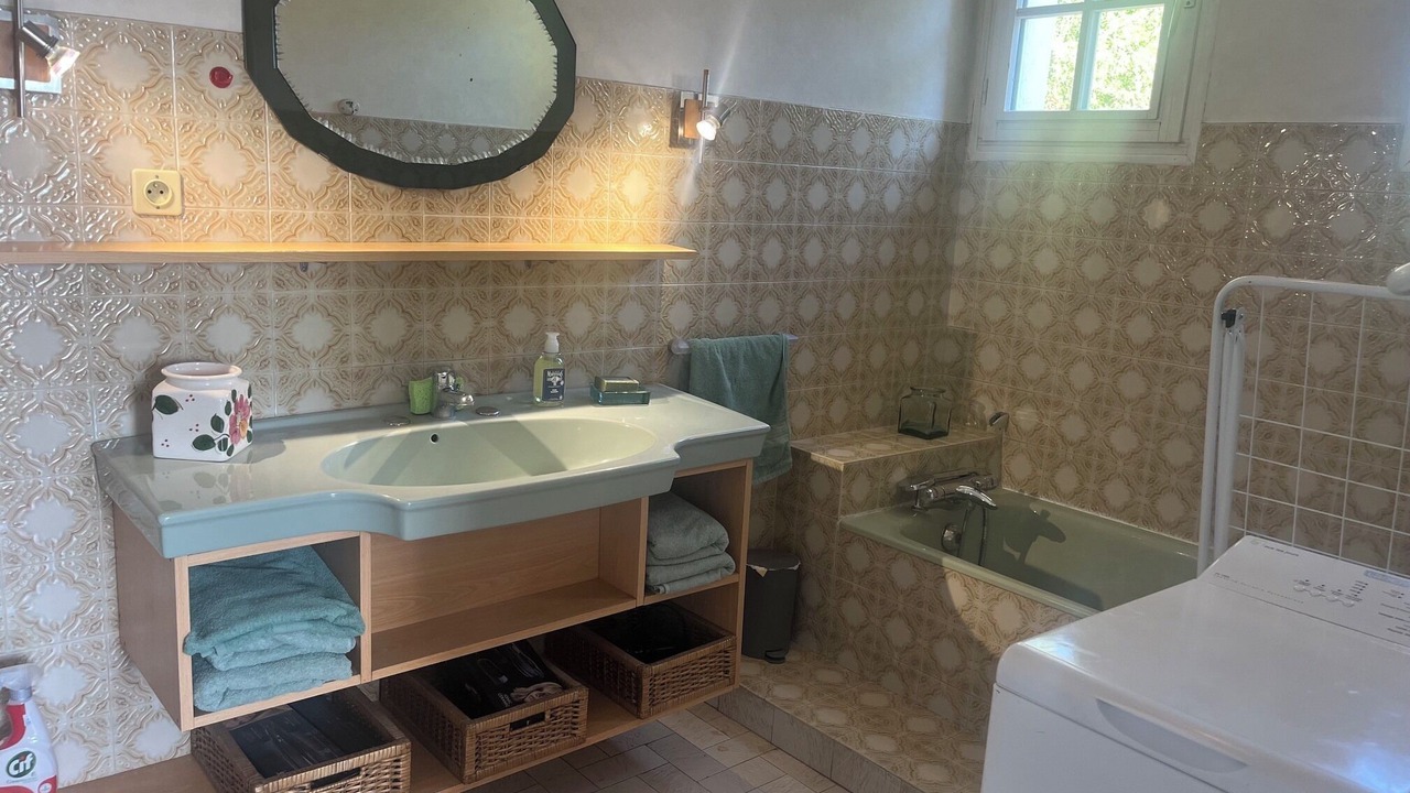 Photo of Bathroom in Sagy