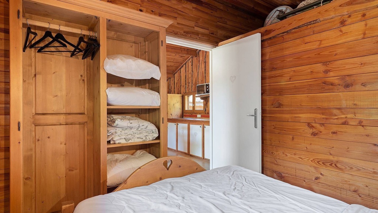 Photo of Bedroom in Vaulnaveys-le-Bas