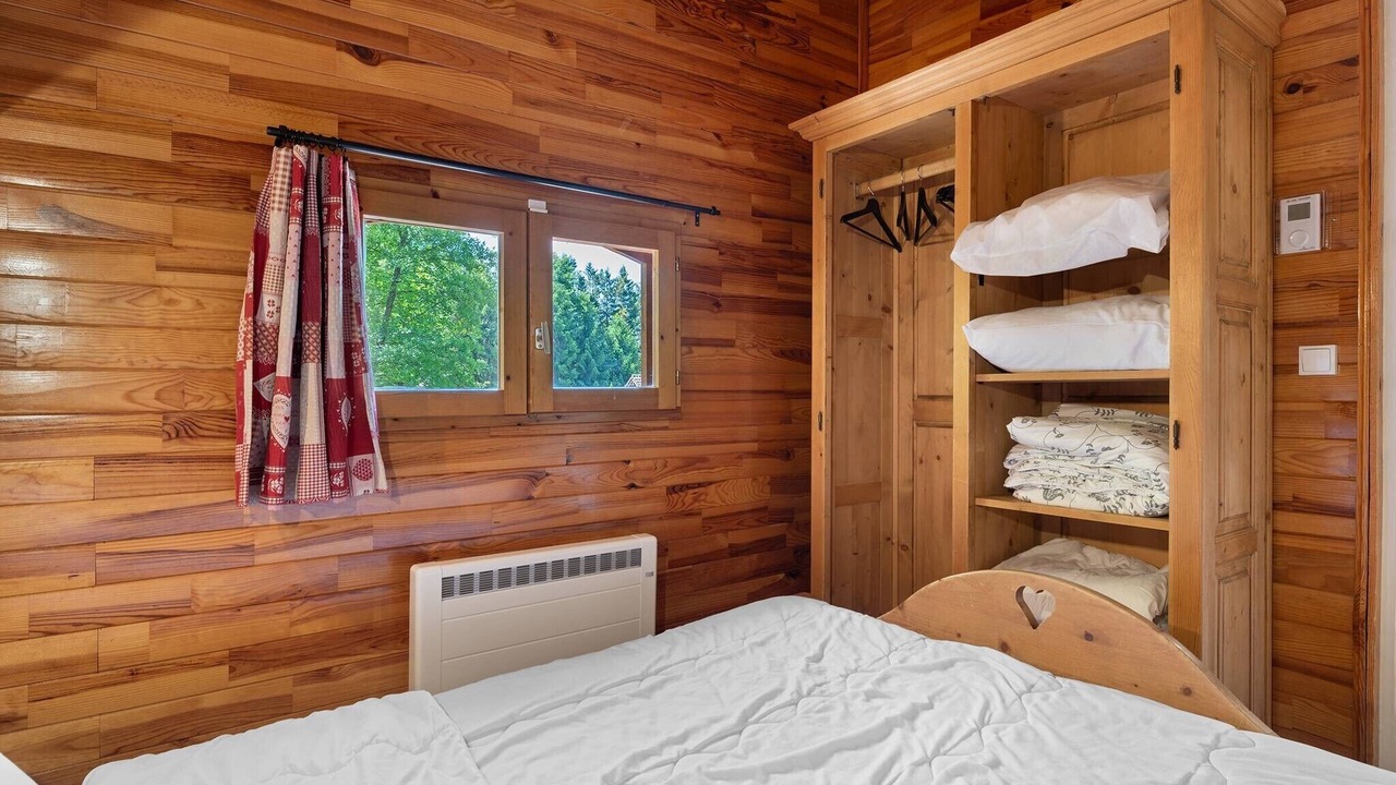 Photo of Bedroom in Vaulnaveys-le-Bas