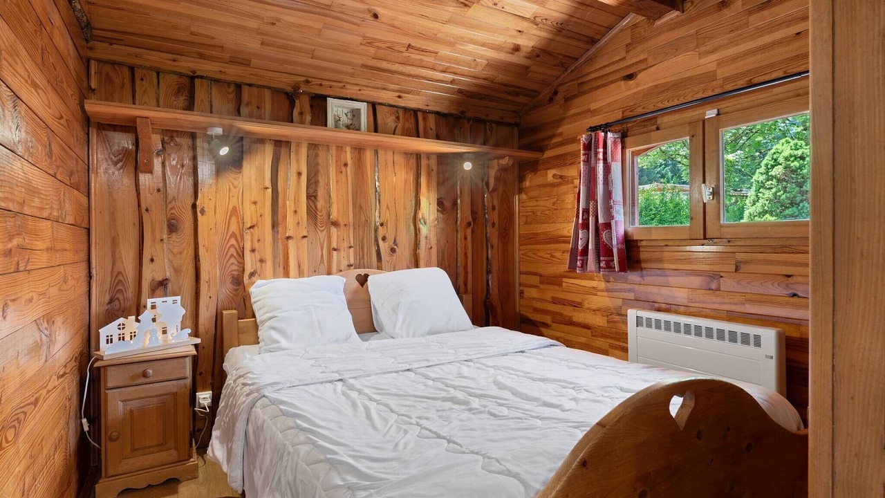 Photo of Bedroom in Vaulnaveys-le-Bas